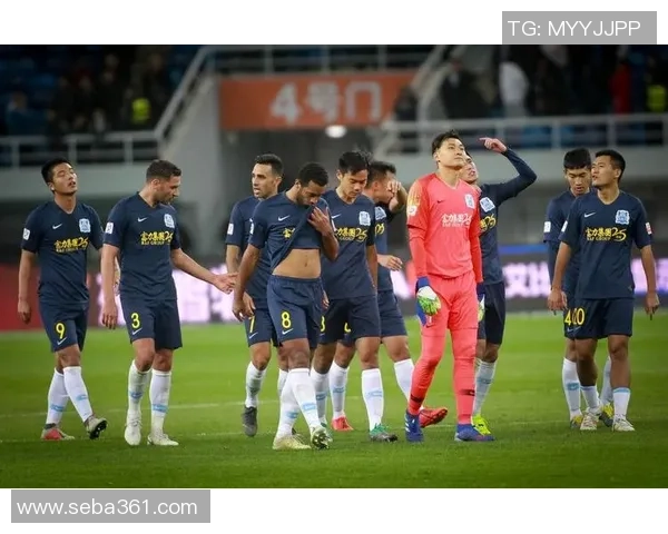 2014年申花与富力激战回顾球场上的激情与荣耀交织的瞬间